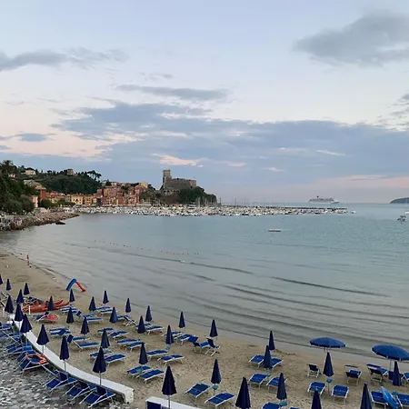 Апартаменты Altro Cuore Di Lerici, & Charming Леричи